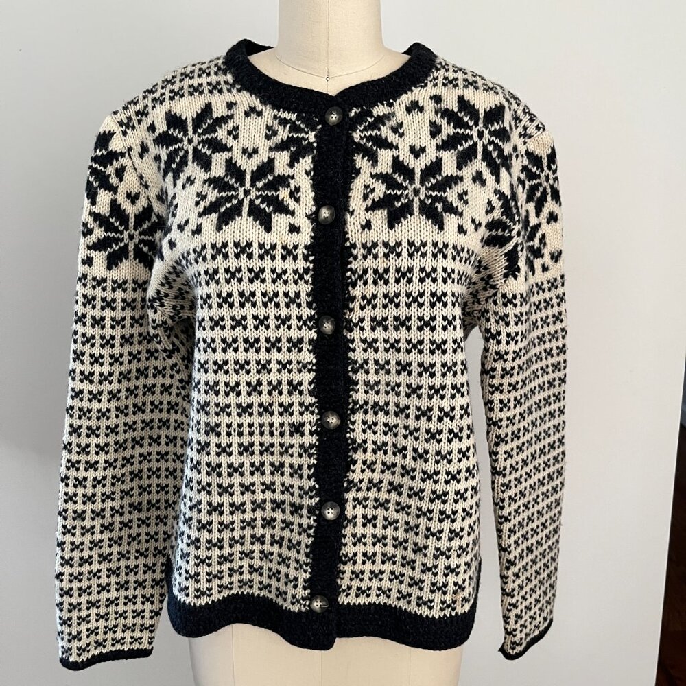 Point Zero Black & White Nordic Patterned Cardigan